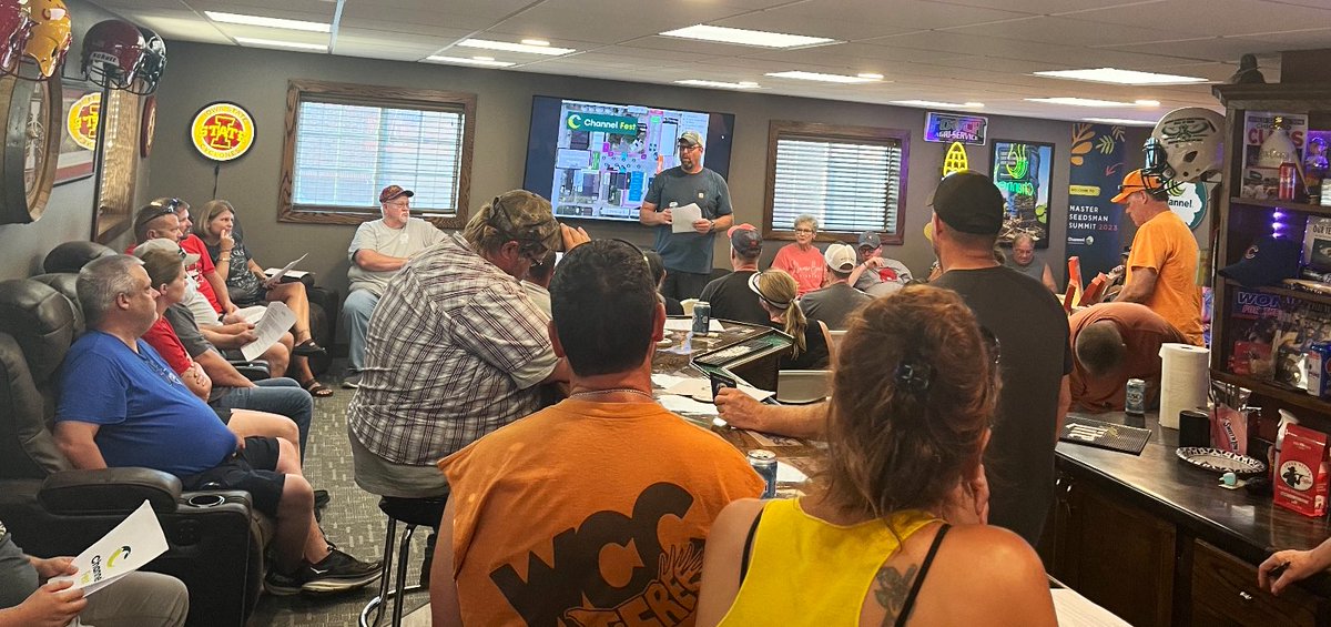 farmerfouch's tweet photo. The best part of small towns is the people. This is my small town there’s not much left in it compared to 50 years ago but there’s still great people in it always willing to help. Last night we hosted over 50 volunteers from local town organizations that are going to help put on @ChannelSeed Channel Fest after the @FPShow on Wednesday.  The fire department cleaned the streets and everyone received their assignments from parking cars and grilling food to slinging beers and shooting off fireworks 💥 Grand Junction is ready for a great night.🌽🌽🌽 #channelfest
