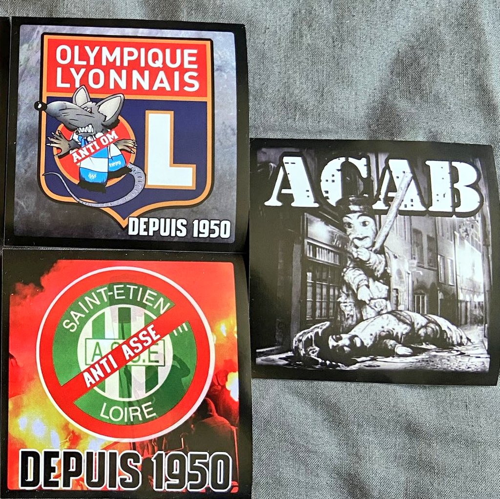 1jour1stick's tweet photo. Après la série #Lyon1950, on reste à Lyon pour une série #VSL avec tout d'abord celle là, plutôt axée Anti avec
#StickACAB #AntiSainte et #AntiOM https://t.co/rbTt1WyPaC