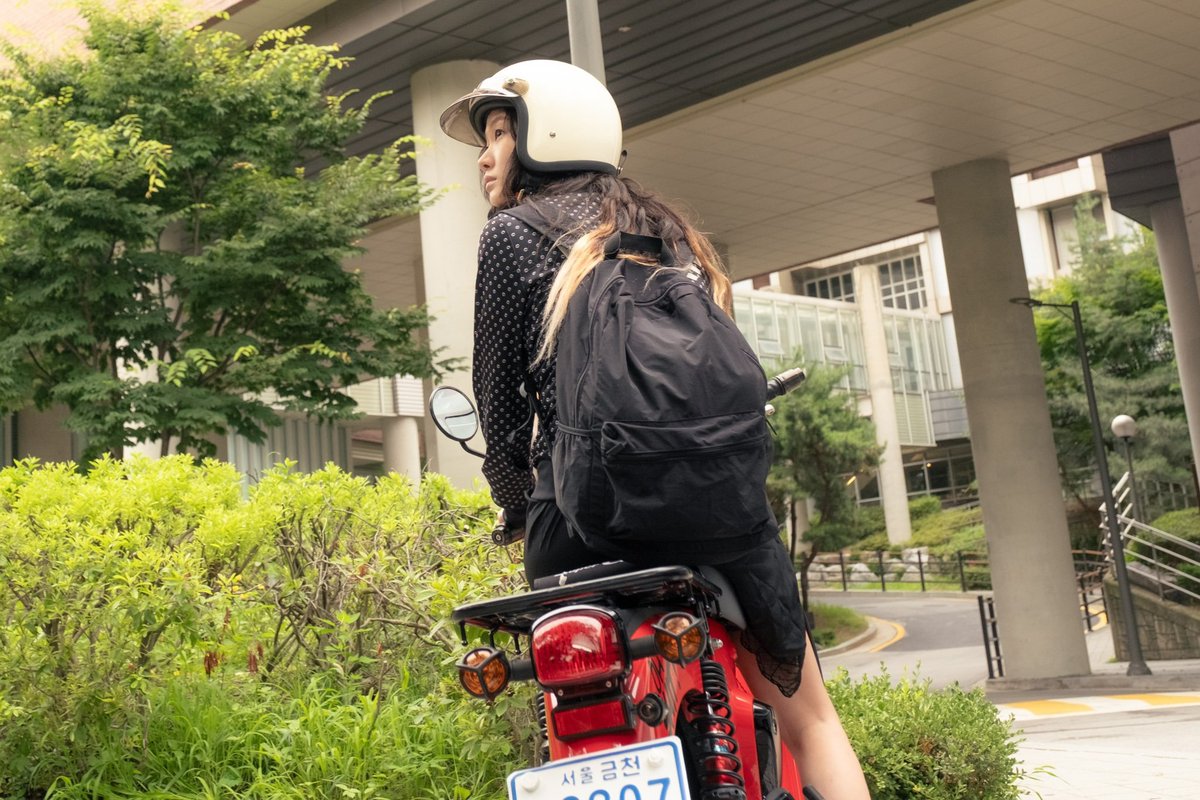 #KimGoEun and #SteveNoh new stills from the movie #LoveInTheBigCity.

In theaters on October 2nd.

#Kdrama #KoreanUpdates #KoreanDrama #Kpop