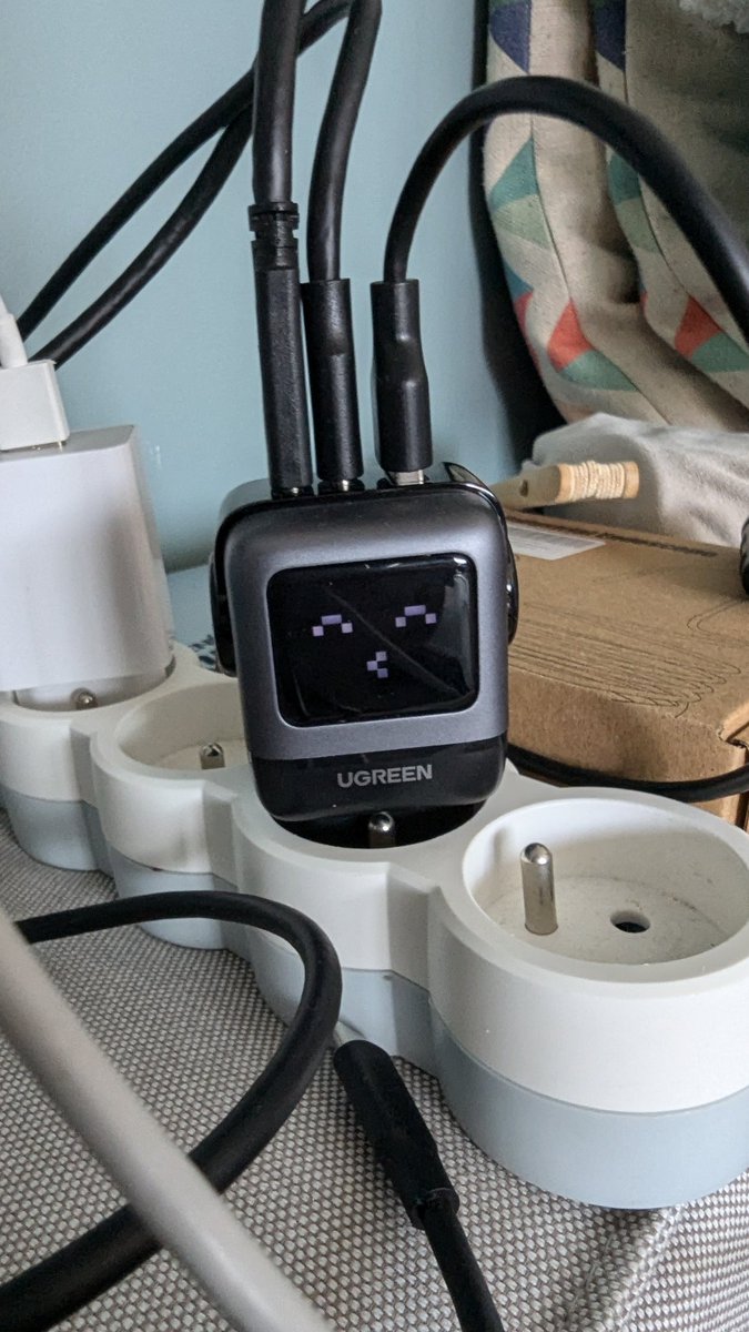Mugen_Pascal's tweet photo. Ma fille> Papa, ton chargeur il a les cheveux longs... C'est un chargeur Raiponce ! 😂
@UgreenFR #robotgan #nexode https://t.co/9NwaheUBBI