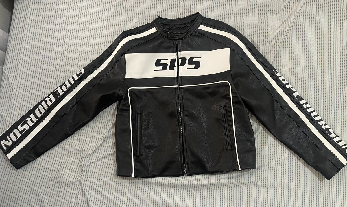 TooKrungyForYou's tweet photo. FOR SALE 

SPS RIDER LEATHER JACKET
NO BOX

PM if inch 

P-POP IWAGAYWAY ANG WATAWAT
@SB19Official #SB19
#SB19atBillboardKPOWER100 https://t.co/HM19wme5NT