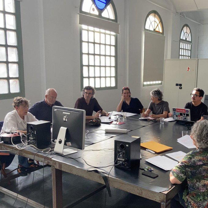 🔈Si has estat resident d'Hangar, et cridem a participar en el procés de renovació del nostre Matronat, proposant 4 candidatxs que passaran a formar part de la llista que serà referendada pels socixs de la @paacat.

Més info 👉hangar.org/ca/agenda-hang…