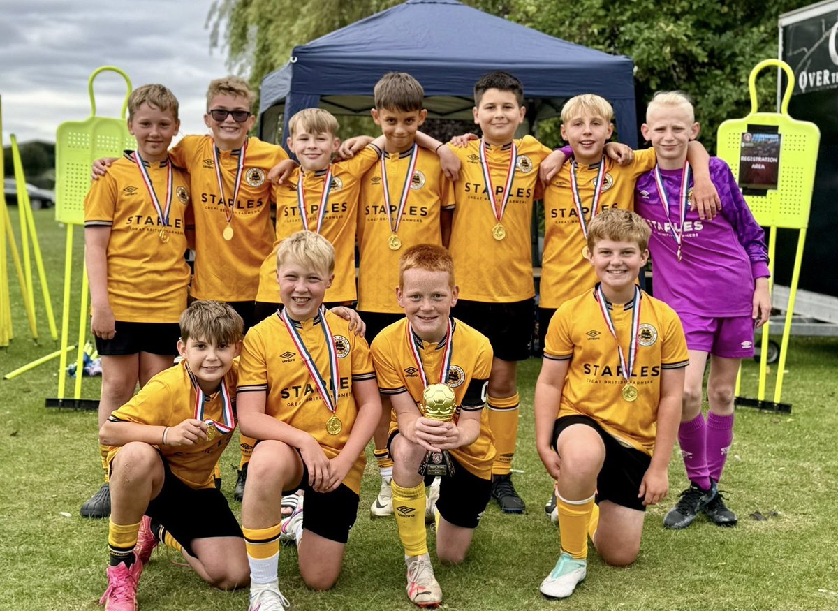 BUCFC's tweet image. 🏆 TOURNAMENT WINNERS! Our Under 12s were Boston Rangers tournament winners this weekend! Great performance from the whole team showing their football and maturity. The club, parents and coaches are so proud of them all, well done 🧡🖤🏆🥇