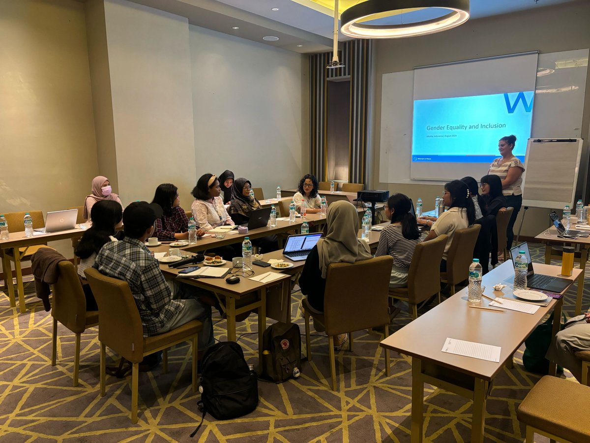 WanifraWIN's tweet photo. 15 participants from 10 media organisations, including @IDJ_Network, Alliance of Independent Journalists @AJIIndonesia, @JARING_, @PPMN_official & @uajy, attended a training on #GenderEquality & #Inclusion as part of the #Indonesia country mission currently happening!
#WINevents https://t.co/AMRFfZDs2u
