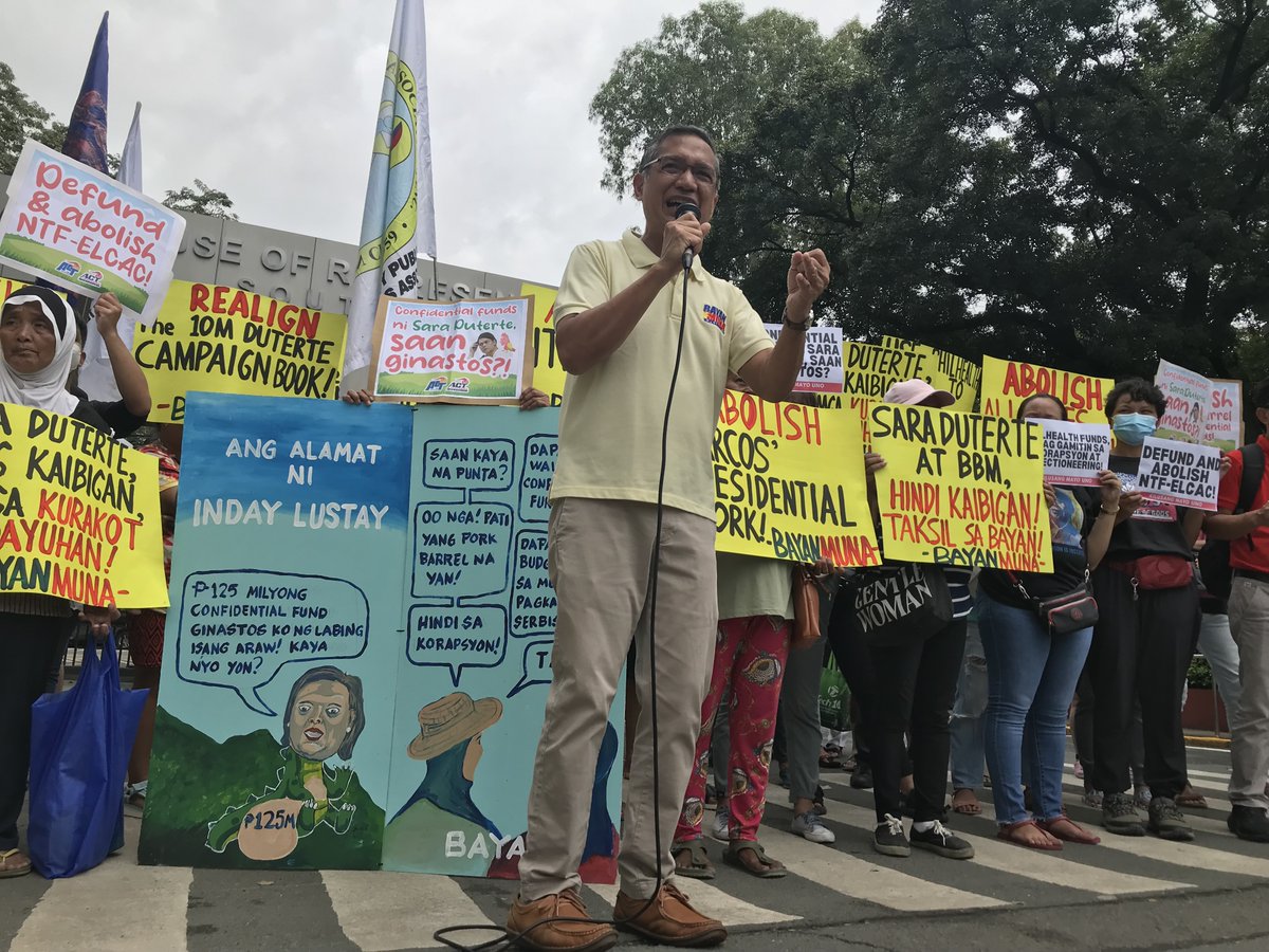 teddycasino's tweet image. Habang sa loob ng Congress tumatanggi si Inday Lustay na silipin ang kaniyang budget, kami sa labas ay nagde-demand na ipaalam sa publiko kung paano ito ginastos, lalu na yung kanyang confidential and intelligence funds. #pusit