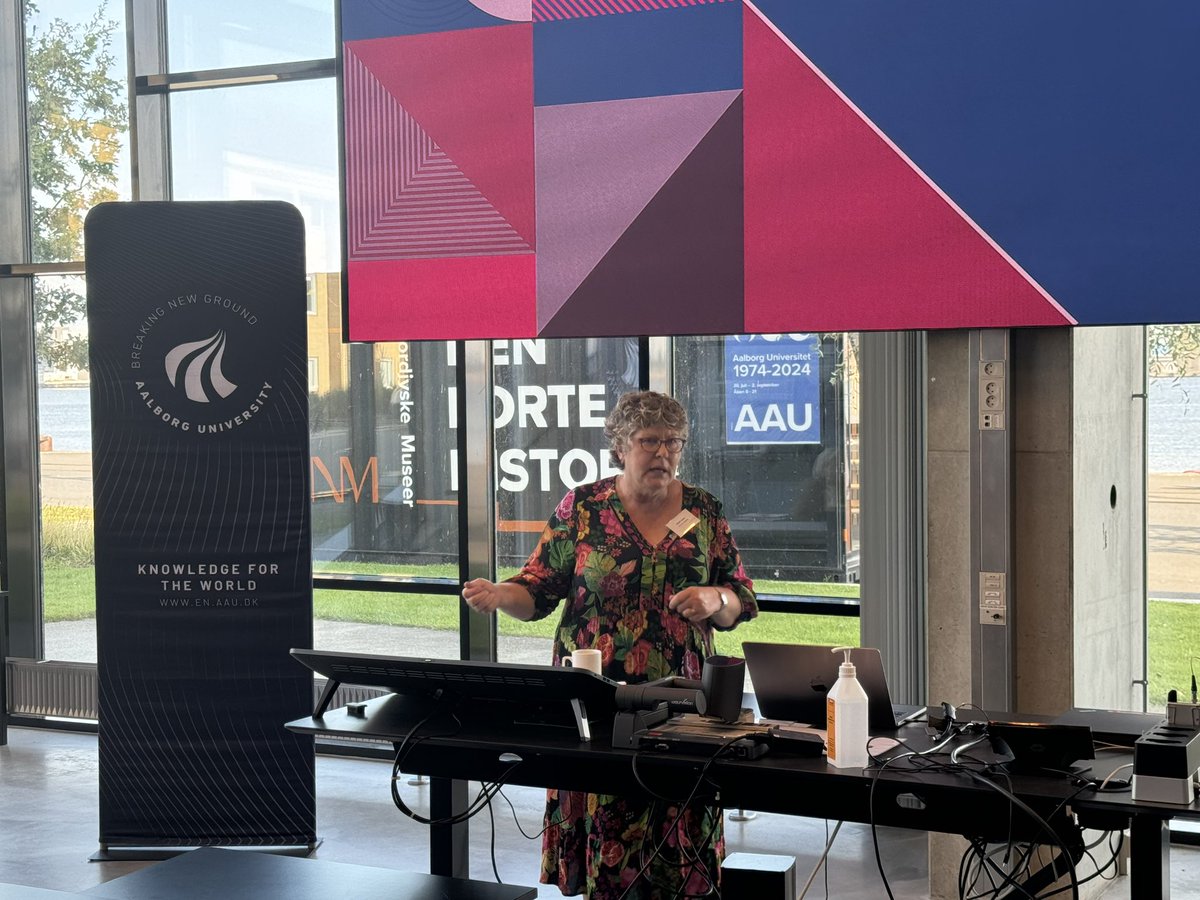 Profound , amazing keynote talk by <a href="/HeidiJulien/">Heidi Julien</a> at #ISIC2024 conference. It is like manifest for IB research #BeingInspired #InformationBehaviourResearch