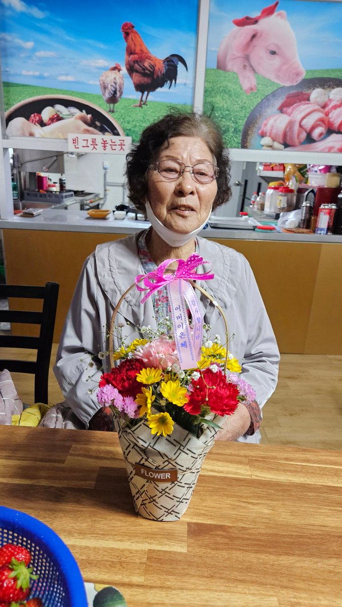 지난 10년 동안 유민이를 그리워 하시던 어머니께서 오늘 유민이를 만나러 하늘로 떠나셨습니다.
유민아.
할머니 꼭 안아드리렴!

[訃 告] < 김영오 모친상 >
故 윤금순(92세)님께서 08월27일 별세하셨기에 삼가 알려드립니다.

빈소 : 한서장례식장 - 3 호실
발인 : 2024년08월29일 12시00분
장지 :