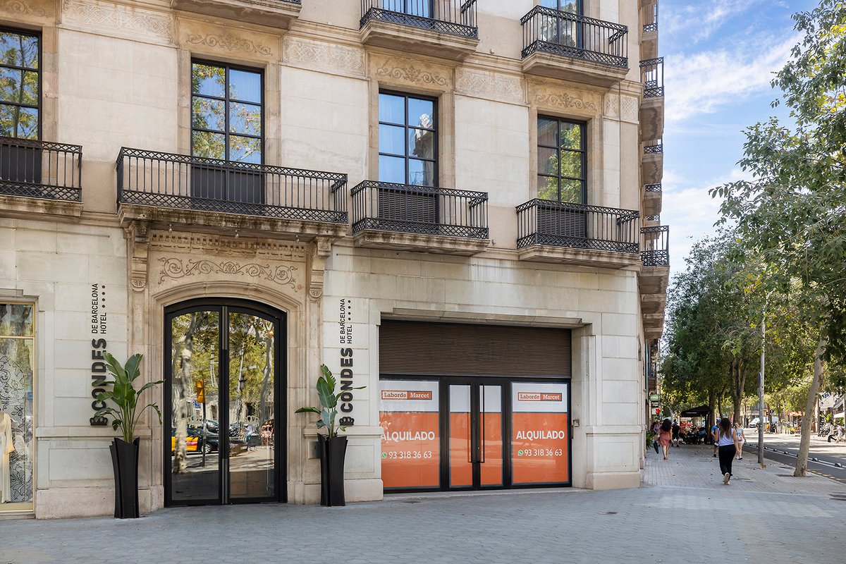 LabordeMarcet's tweet image. 🔔 ¡Nuevo cierre en Passeig de Gràcia! En uno de los mejores tramos del boulevard más internacional de Barcelona, hemos alquilado este fantástico local esquinero, frente al famoso edificio La Pedrera de Gaudí.