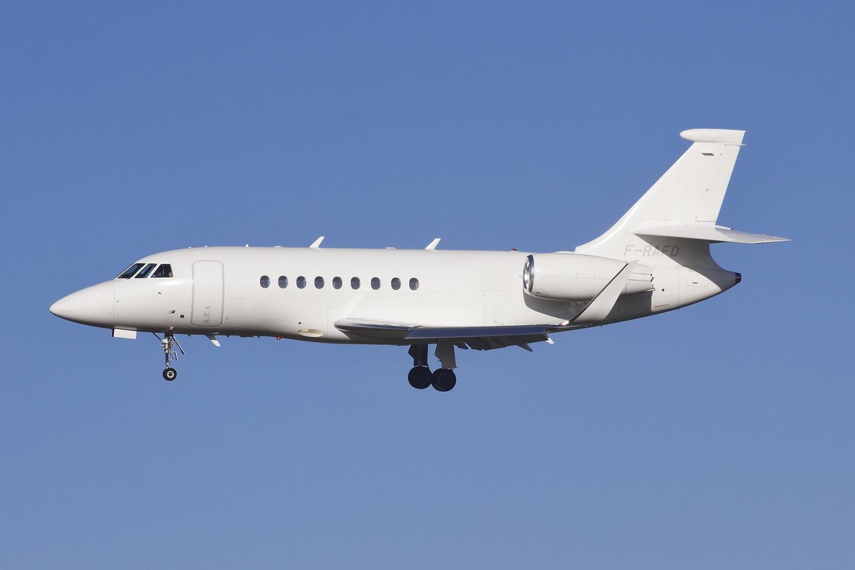 FlottePresident's tweet photo. 🛫 Un Dassault Falcon 2000LX 🇫🇷 République Française vient de décoller près de Dinard/Pleurtuit/Saint-Malo, France.
Vol #CTM1284, immatriculation #FRAFD.
Suivre le vol : https://t.co/bYrQZfyDLw https://t.co/QWRbYkLgPk