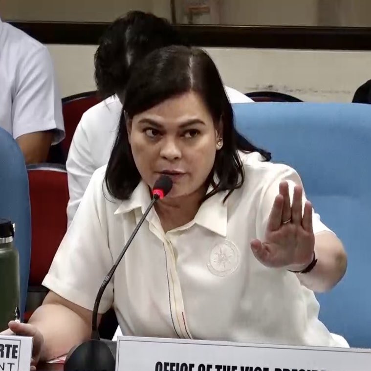 KasamaNiyo's tweet photo. yan ang BRAT!

paulit-ulit na script para umiwas sa pagsagot tas kung sasagot ay ad hominem

may pa-call a friend pa kay gma pero di naman totoo na “na-discuss na ito noon”

di lang sanay si sara na wala na siyang “courtesy” ngayon

#AbolishConfidentialFunds
#SaraPikon #SaraDuwag https://t.co/UxUFjeGGhZ