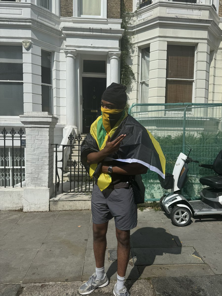 johnochai7's tweet image. As a Jamaican I can’t stand to see Africans at carni waving their flags and playing afrobeats. Carnival is for CARRIBBEANS!!! #Rassclart #BanAfricans #BlowUpNigeria