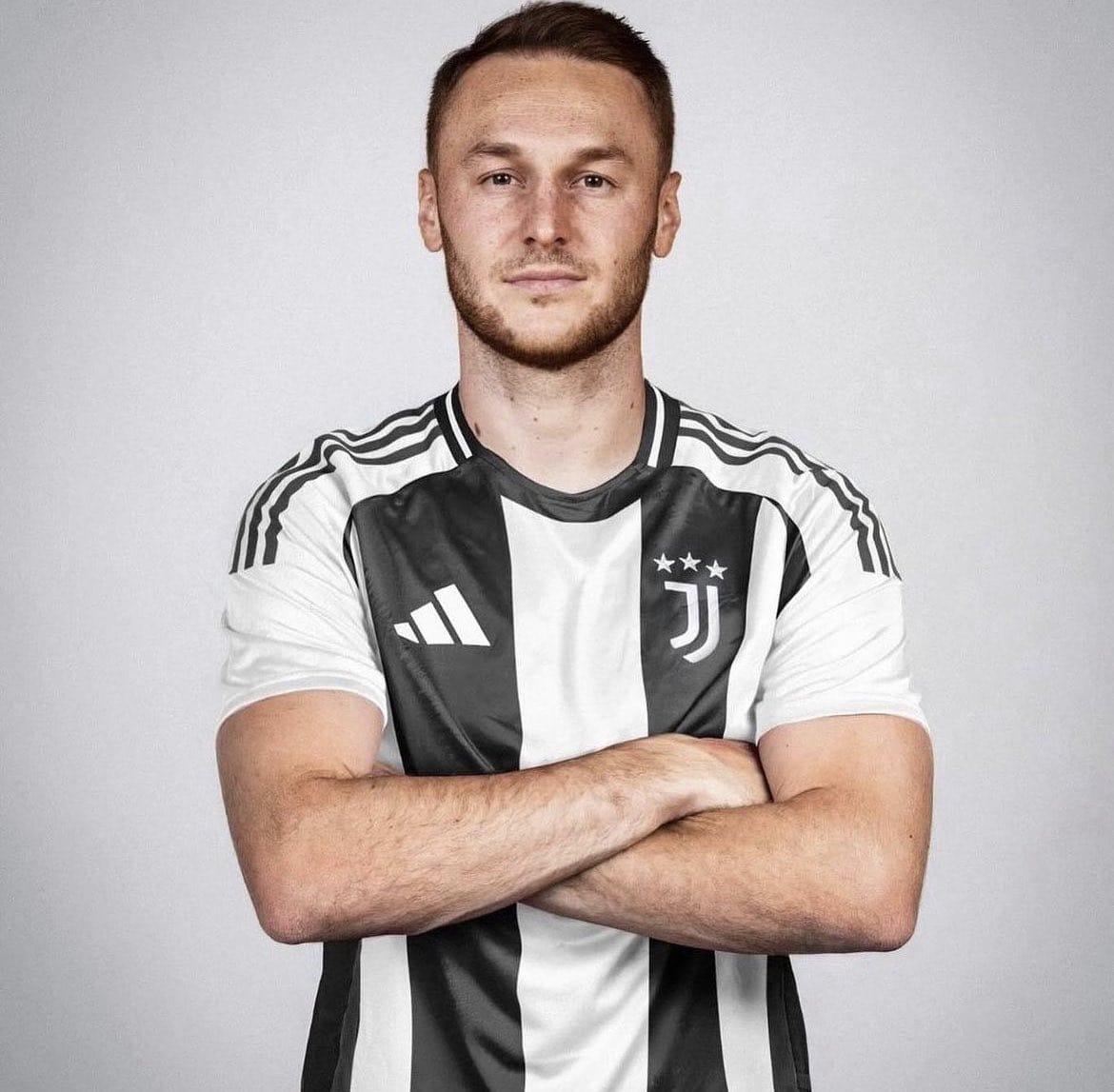 🚨🚨

عاااجل من روميو اجريستي وفابرزيو رومانو كومباينرز الى #يوفنتوس الصفقة حسمت 

🔥😍🤍🖤

-
-
-

#يوفنتوس
#Juve