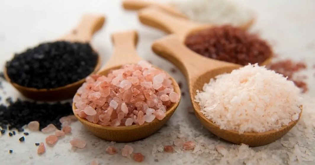 mare__alb's tweet photo. 🧂 Did you know table salt isn't always white? The vibrant colors of some salts tell a fascinating story of their mineral content. Let's dive into the world of colorful salts! #SaltScience #MareAlb https://t.co/8JMryknfuG