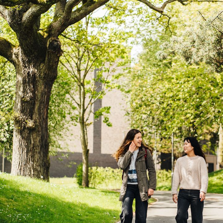 uniofwarwick's tweet photo. We’re looking forward to meeting all our new students 💜

#WarwickGrad #WeAreWarwick https://t.co/bTwGCPimkG
