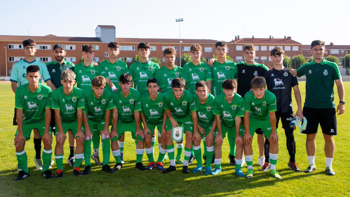RacingCantera's tweet photo. ✅ 𝐑𝐄𝐒𝐔𝐋𝐓𝐀𝐃𝐎𝐒

#RRCCadeteA 9-0 @atletic_aguilar

#RRCCadeteA 2-1 @CultuAcademia 

🥇 Los de Andrés Revuelta (@teje_87), campeones del XXVIII Torneo de la Galleta tras vencer en la final a la @CultuAcademia.

🤩 ¡Enhorabuena, chicos! 👏

#CanteraRRC 💚🤍 https://t.co/xWvRnwY0N4