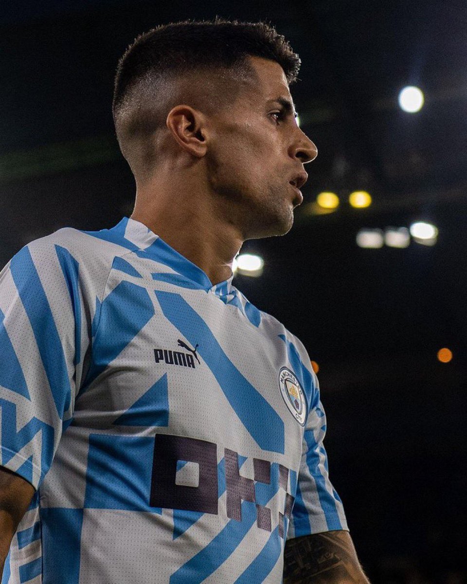 يوقع اليوم جواو كانسيلو لنادي الهلال في باريس بحضور رئيس النادي فهد بن نافل و وكيل أعمال اللاعب خورخي مينديز .. بعقد لمدة 3 سنين 💙