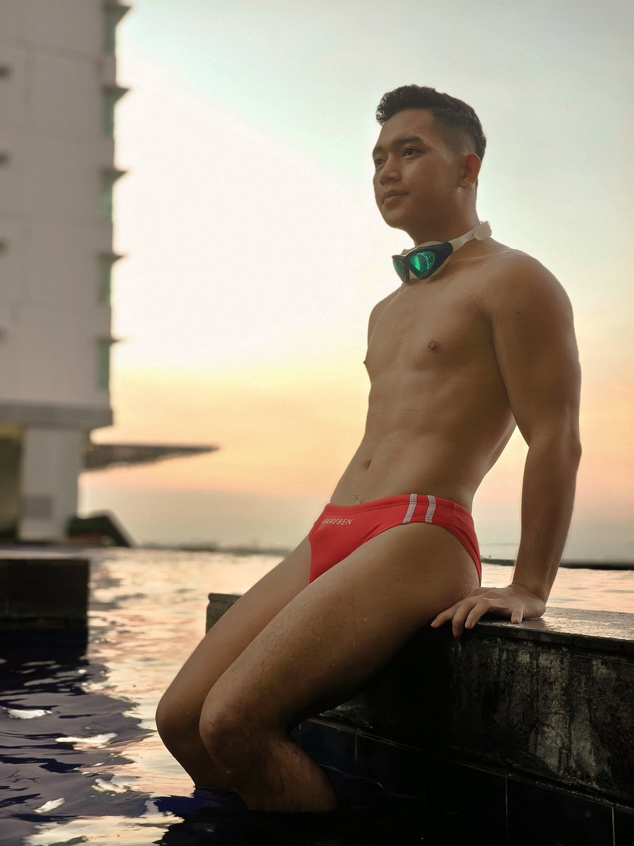 Kailani0909's tweet photo. My hobbies Swimming 🥽 https://t.co/XZsuwLOjAX
