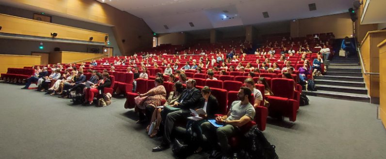 #Rentrée 
Réunions d'accueil des nouveaux personnels enseignants de l'<a href="/ac_normandie/">Académie de Normandie</a> dans les 5 départements.
<a href="/ChGavini/">Christine Gavini</a>, rectrice de l'académie, a ouvert la réunion à l'<a href="/Universite_Caen/">Université de Caen Normandie</a>. Bienvenue à tous les nouveaux personnels de l'académie, dans tous les beaux métiers #Education