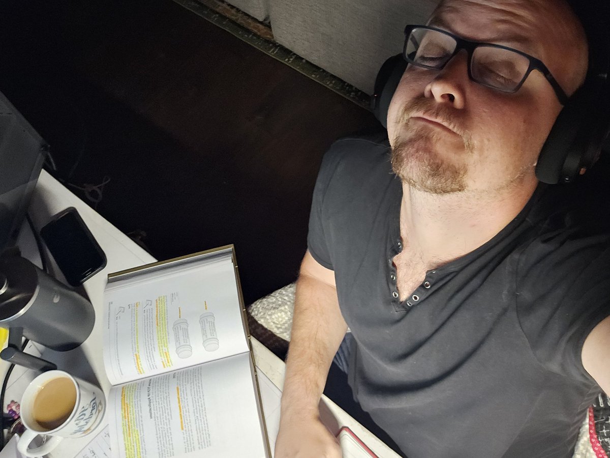 TrainerMatt's tweet image. Blinked during the photo. Leaving it. Stay on the hustle. Do the hard thing. #EarlyMormongStudySessioms #CompTIANetwork+