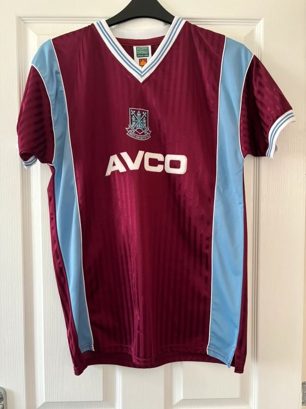 Shirt for sale on Vinted: vinted.co.uk/items/49412271…