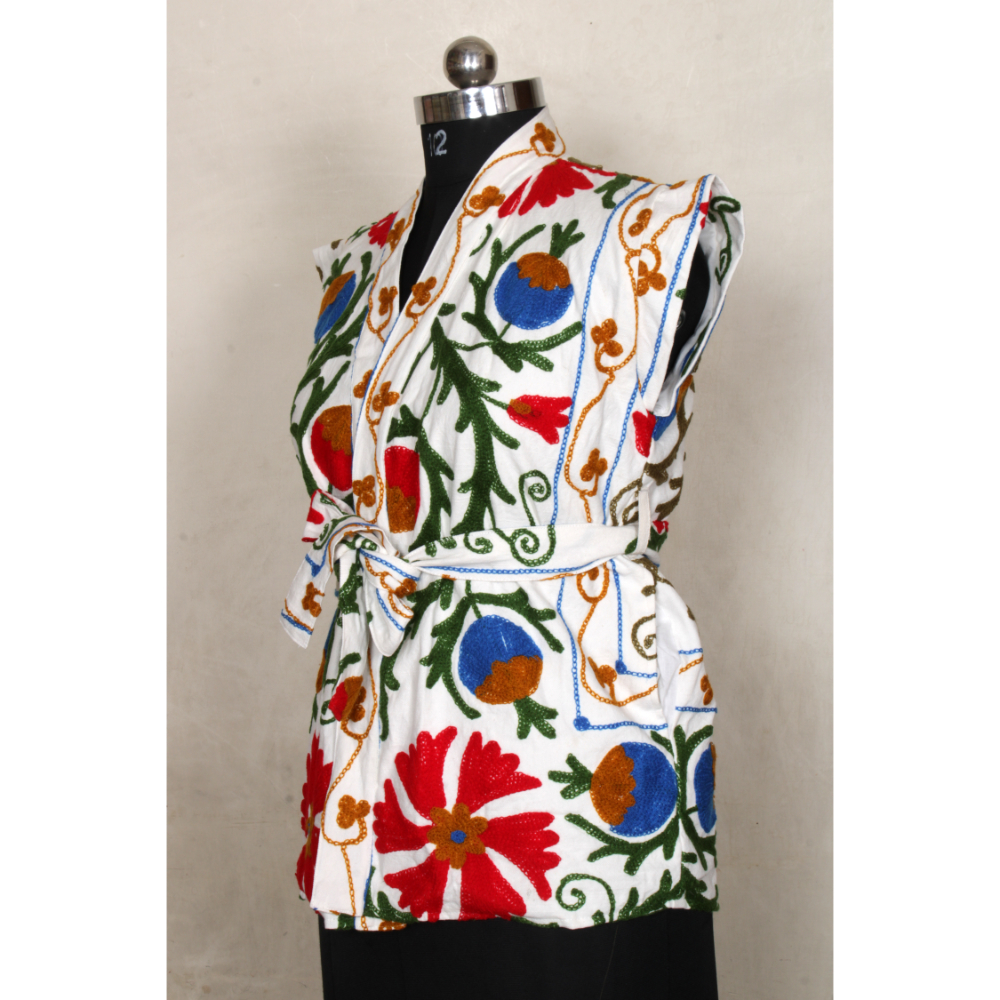 #winterjacket #embroiderycoat #sleevlass #floralprint