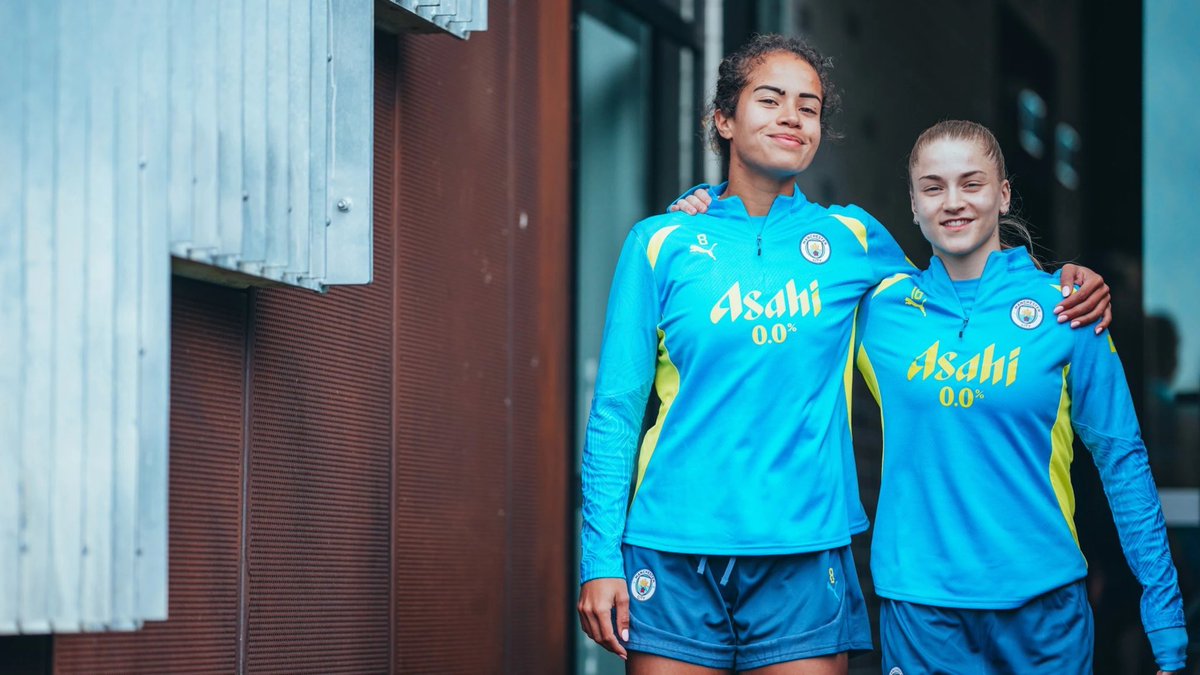 jentlefowler's tweet image. star girlsssss