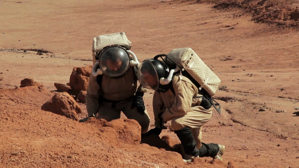 🚅 A la plataforma 3Cat, “Trens singulars”. Philippe Gougler  travessa els EUA en tren des de Chicago fins al llegendari oest, un periple on troba vaquers, subhastadors de bestiar, propietaris de vagons de tren privats i aspirants a astronautes
ccma.cat/3cat/t3xc6-els…