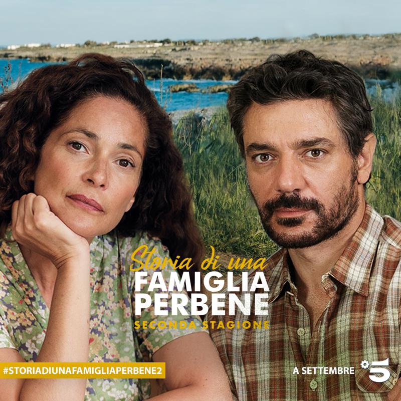 A settembre, in prima visione su #Canale5, tornano Giuseppe Zeno e Simona Cavallari con la seconda, attesissima stagione di "STORIA DI UNA FAMIGLIA PERBENE"!💥💥💥
Ci aspettano grandi amori, lotte di potere, indagini, misteri e imprevedibili colpi di scena.
❤️🤩🌊😉