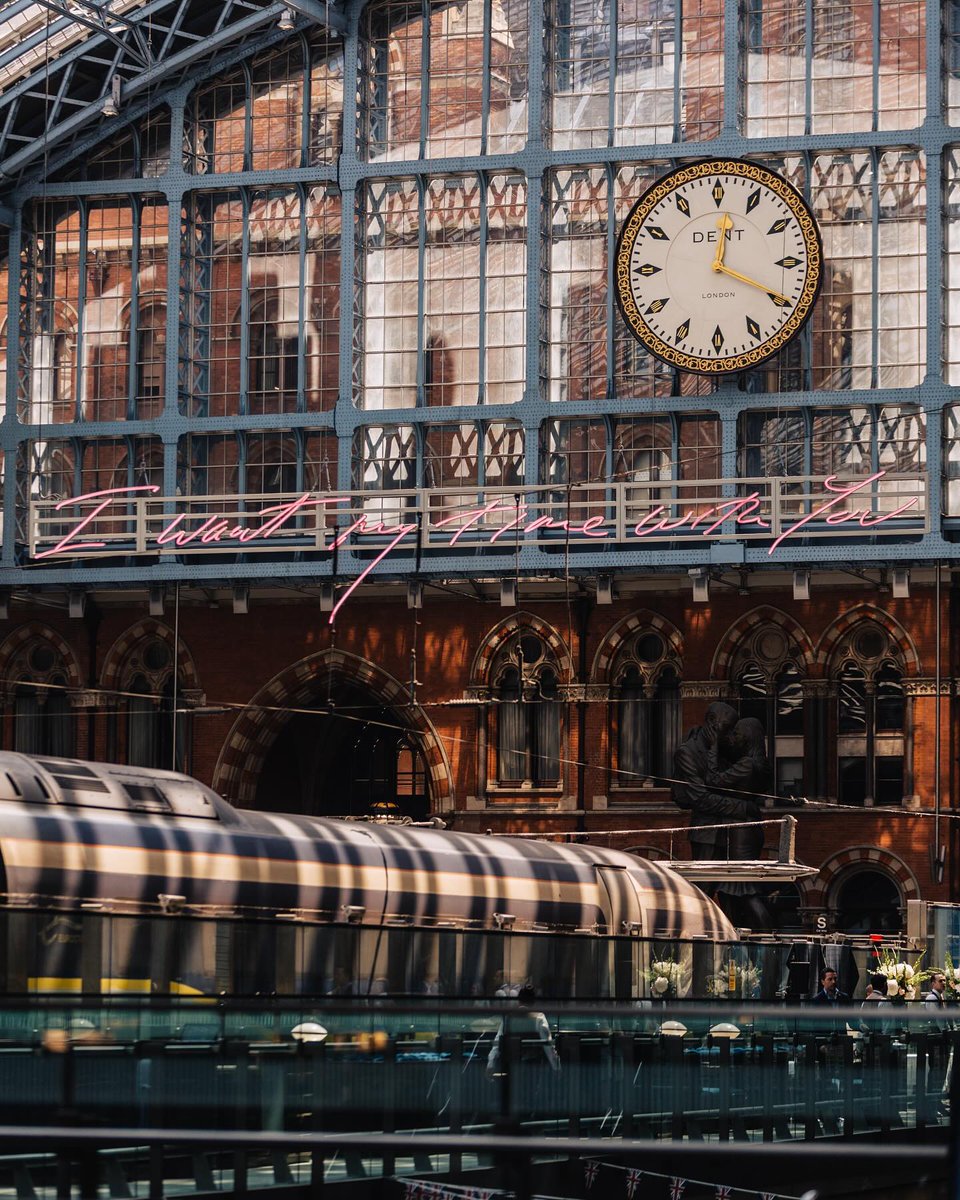 St Pancras Bar & Brasserie (@searcystpancras) on Twitter photo I Want My Time With You - Tracey Emin  
Find us under the pink hue and stay for a drink or two - Pop in or book your table at St Pancras Bar & Brasserie here: bit.ly/31S4Yok 🥂 🚂 💗 
📸 Gaby Ekaireb photography I Want My Time With You - Tracey Emin  
Find us under the pink hue and stay for a drink or two - Pop in or book your table at St Pancras Bar & Brasserie here: bit.ly/31S4Yok 🥂 🚂 💗 
📸 Gaby Ekaireb photography