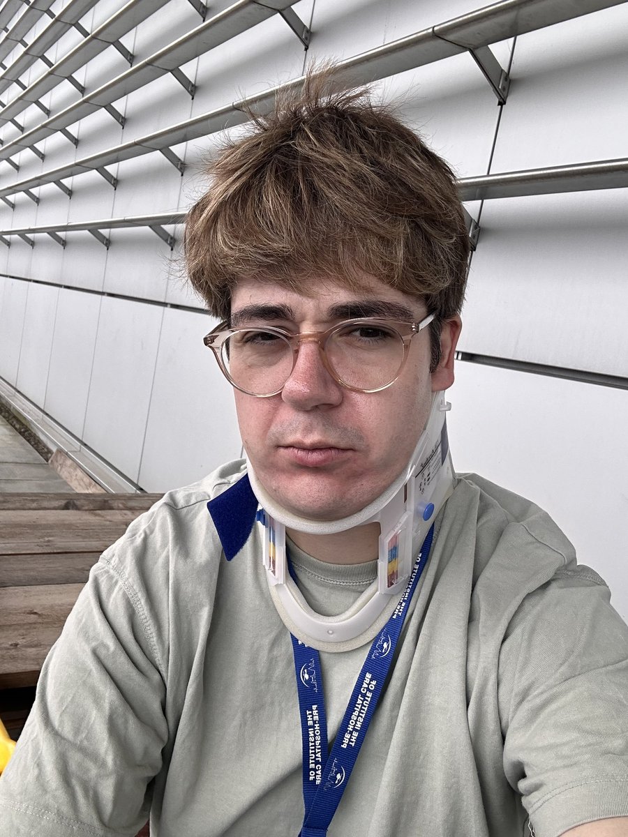 Russell 🏳️‍🌈 tweet media