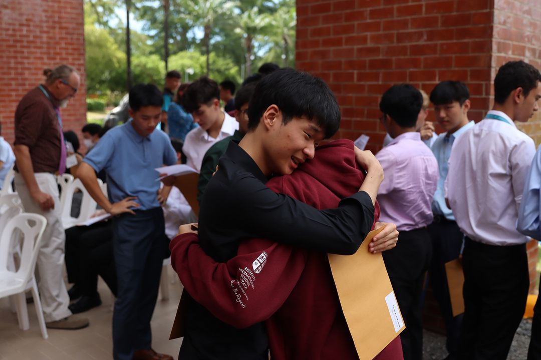 NAEducation's tweet image. It's been a big weekend for the Class of '24 🎉
Check out these Regents International School Pattaya grads celebrating an outstanding set of IGCSE results!
#NordAngliaEducation #CreateYourFuture