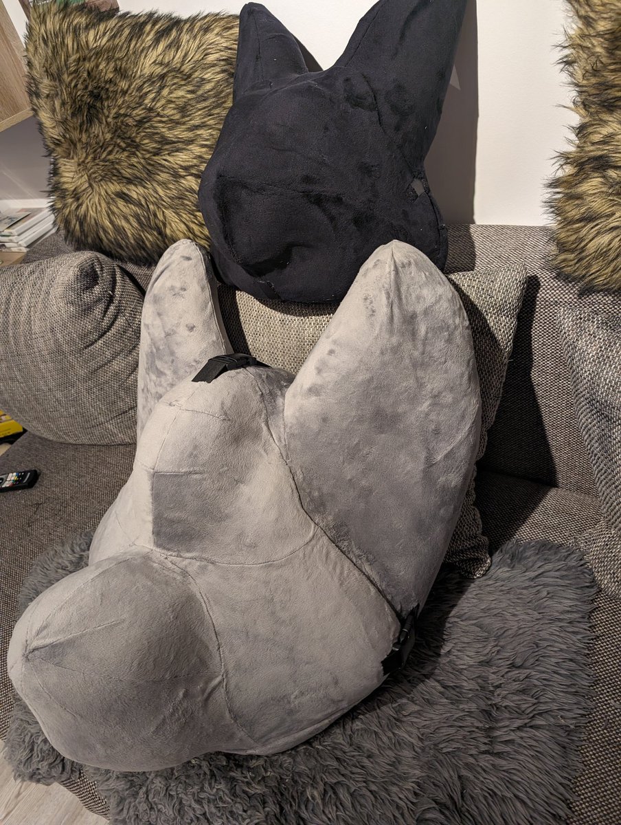 silva_lynx's tweet photo. @RafaGreenfur I build custom 3D printed hardcases for fursuit heads out of 3d scans :3
If you're interested, feel free to pm me ^^ https://t.co/XS8e59pZHn