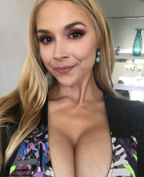 You're my inspiration each and every dayed.You are my meaning for life and love.You are my dream come true baby and i cant really wait to be with you to hold you real in my arms.You  make me feel like I am in heaven in the arms of an 💝