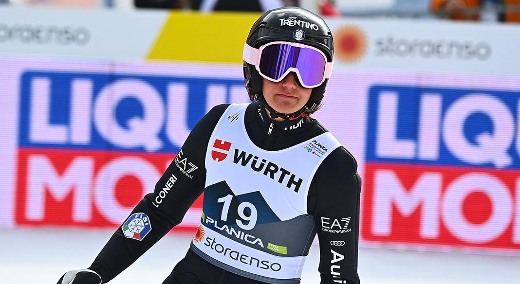 Buon quinto posto finale per Veronica Gianmoena, nella gundersen individuale di Tschagguns, seconda gara del Summer Grand Prix di combinata nordica. News e classifiche: lc.cx/A-dOv7