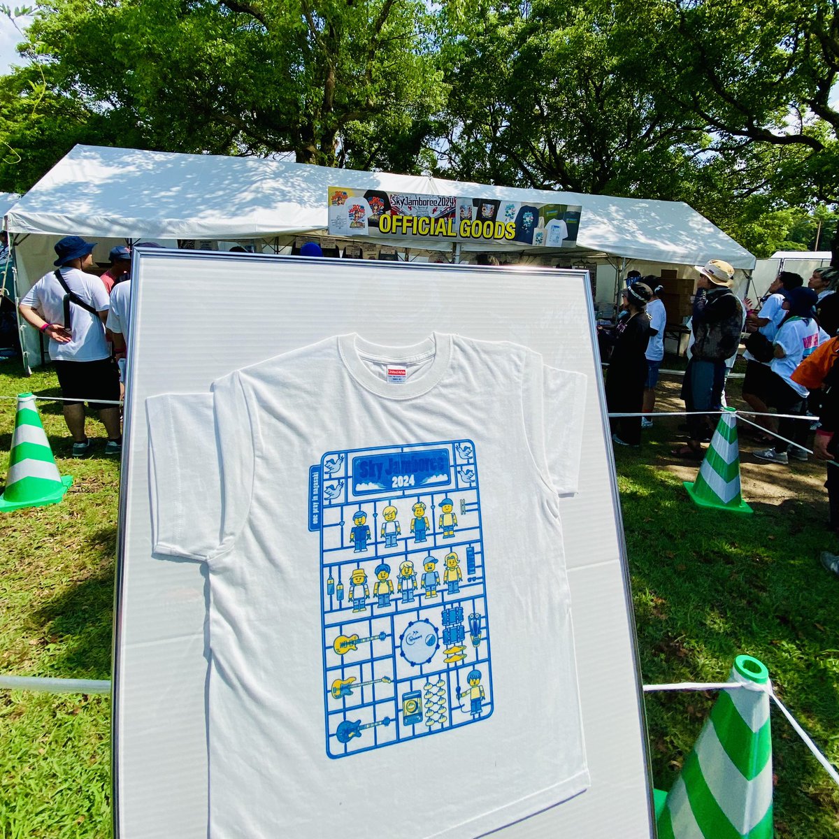 めいじ tweet media