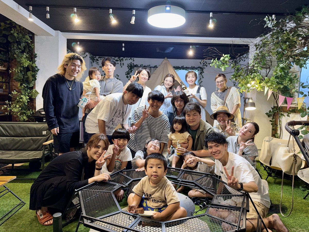 skillfreakdx's tweet photo. イベントマラソン🏃2日目
【NotionFreak BBQ🍖】
屋内BBQ! #NotionFreak のみんなでワイワイ楽しめて夢の様な最高の空間でした！

サプライズのお祝いも頂きました、、！
いつもみんなからたくさん頂いてるのに
幸せ過ぎて感謝が追いつきません....
本当に有難うございました！！

（4枚目はみんなのお肉の焼き加減を管理する山田さん@kanri_no_yamada です🙇‍♂️)