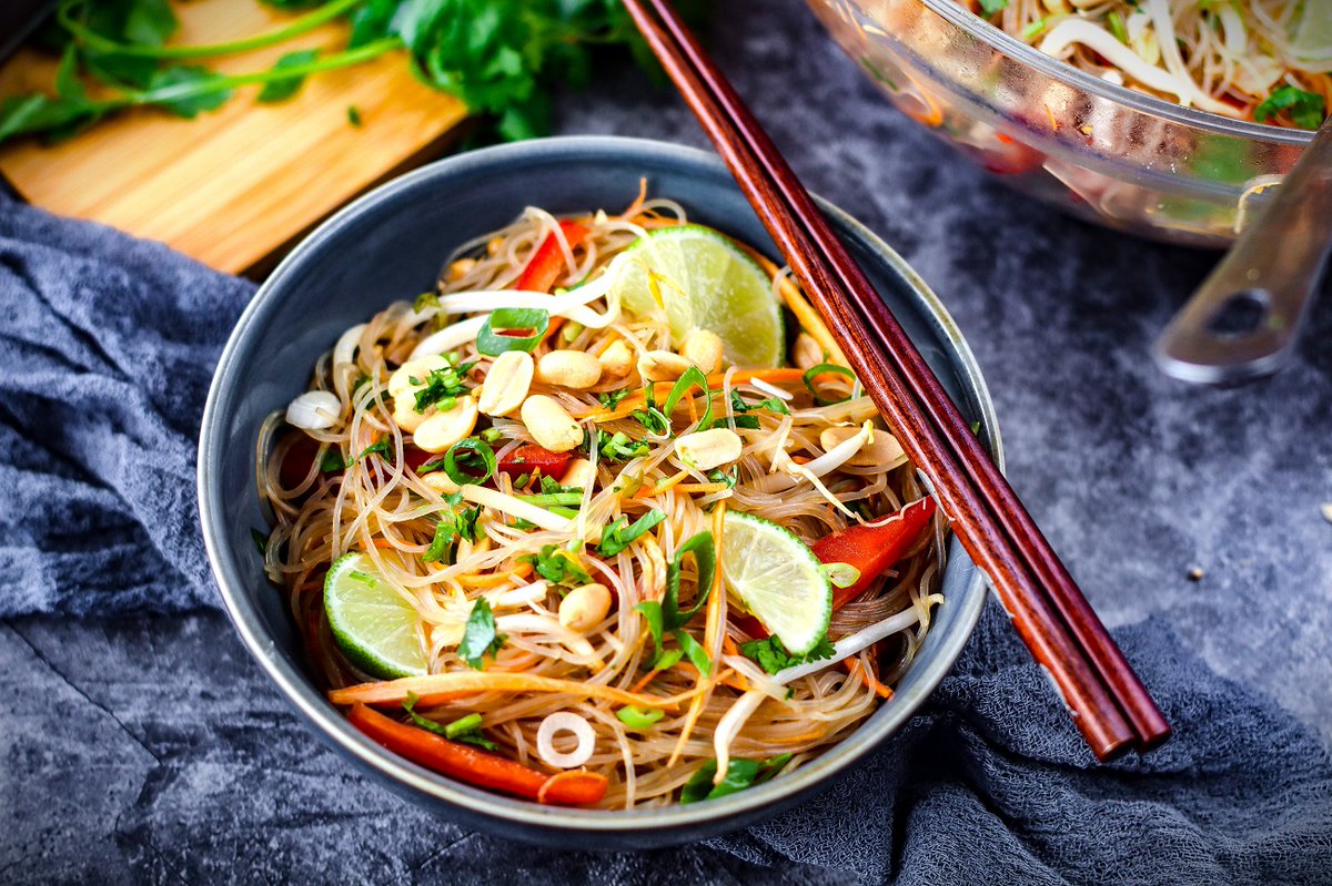 DieFrauamGrill's tweet photo. Glasnudelsalat -> https://t.co/CKRLiTe9Ar
#Glasnudelsalat #salat #hauptspeise #salat #chinesisch #asiatisch #lowcarb #grillbeilage #bbq #grillen #kochen #rezept #diefrauamgrill #beilage https://t.co/NEw3XZtWFF