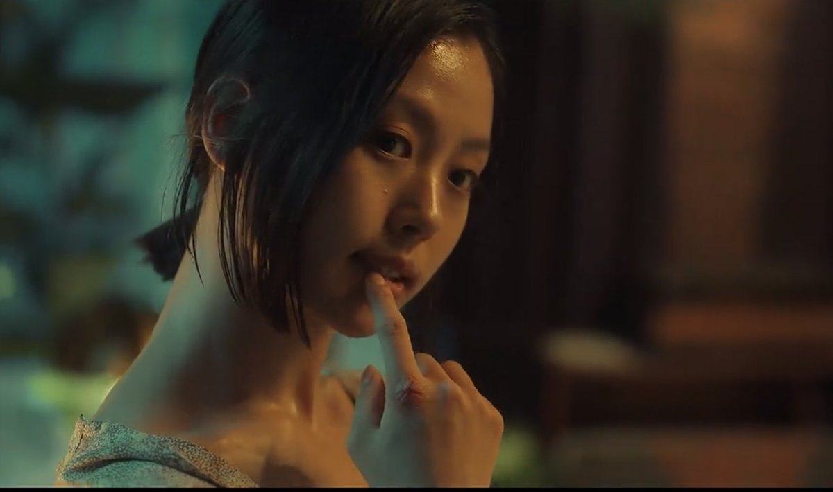 ksoosunshine's tweet photo. this is my favorite go minsi character out of all her projects that i’ve seen so far. love seeing women in male dominated spaces [being purely evil and psycho] #TheFrog https://t.co/ueItLBNXp6