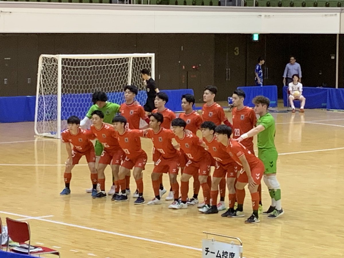 Sat_koseky's tweet photo. 岐阜メモリアルセンターで東海リーグ1部を観戦😁
名古屋オーシャンズサテライトは、2点リードされるも逆転して逃げ切った👍
終盤の相手パワープレーを見て、何年か前に同じ会場で同じ相手にパワープレーでやられたのを思い出した😅
開幕5連勝✌️✌️✌️✌️✌️
#フットサル
#名古屋オーシャンズサテライト https://t.co/lolZHBbxqM
