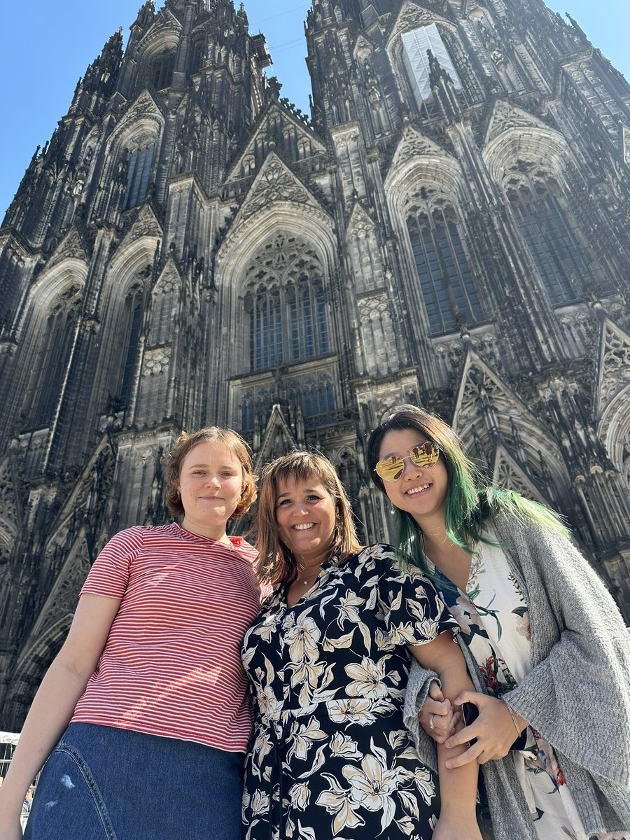 _PatriRM's tweet photo. The PRM group is on their way to @eurobic17! Looking forward to a week of excellent science! @manonlachmann @ZehuiDuan https://t.co/j35Xkyq6mh