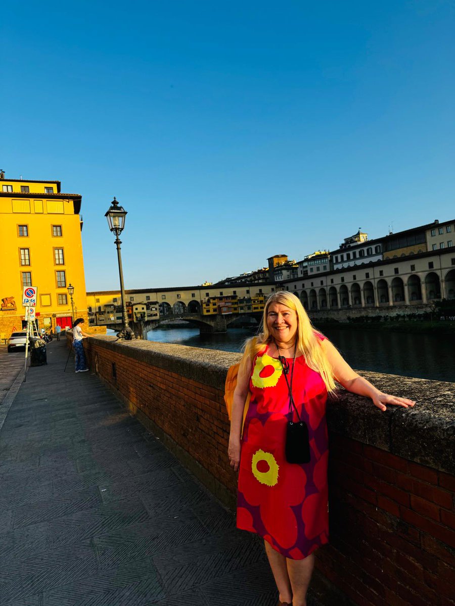 Ciao a tutti! Terveiset Firenzestä <a href="/comunefi/">Comune di Firenze</a> Kuvat eivät tee oikeutta tunnelmalle ja upeille maisemille. Lähetän kuitenkin kaikille aurinkoa sunnuntaihin! La Dolce Vita!❤️ #Firenze #Toscana #italia #Italy