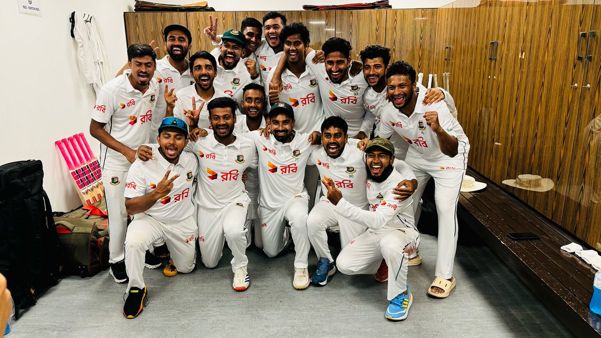 BDCricTime's tweet photo. WINNERS 🇧🇩 HAPPY LOVELY FACES 😍

#PAKvBAN https://t.co/vmiN7lYHdH