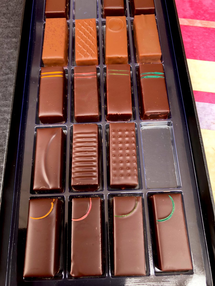 lecartographe's tweet photo. #Bamas, Meilleur Ouvrier de France en pâtisserie en 2011, et bien ses chocolats sont également excellents ! 😋 #Anglet https://t.co/FpFnuusFrW