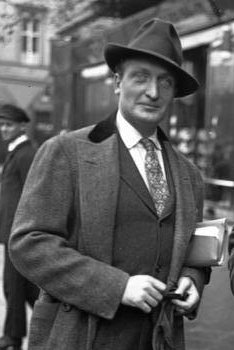 On this day in 1891, German actor Hans Albers was born. He stars alongside Marlene Dietrich in Der blaue Engel and was one of the biggest German film stars of the twentieth century.