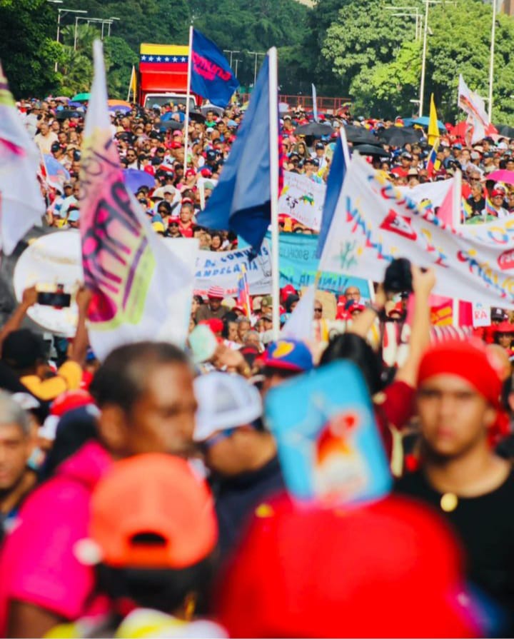 El hermano pueblo venezolano ha demostrado la vigencia que posee la estirpe de Bolívar y la fuerza de Chávez. Con el liderazgo indiscutible del presidente <a href="/NicolasMaduro/">Nicolás Maduro</a> han defendido la soberanía y la paz de su Patria contra los que se empeñan en agredirla y desacreditarla.