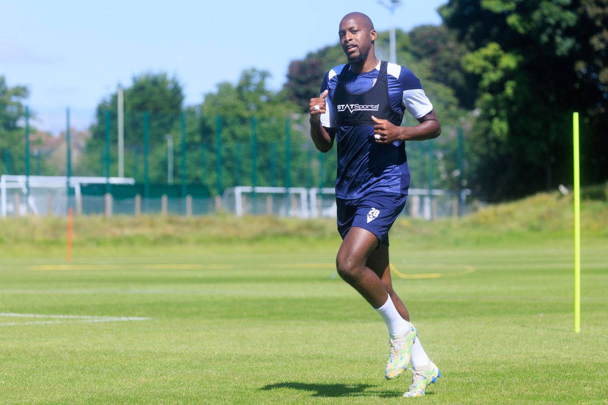DundeeFC's tweet photo. On this day one year ago ⏮️

We signed Mo Sylla 🇫🇷

#Dundee1893 https://t.co/2pCMFuo11Q