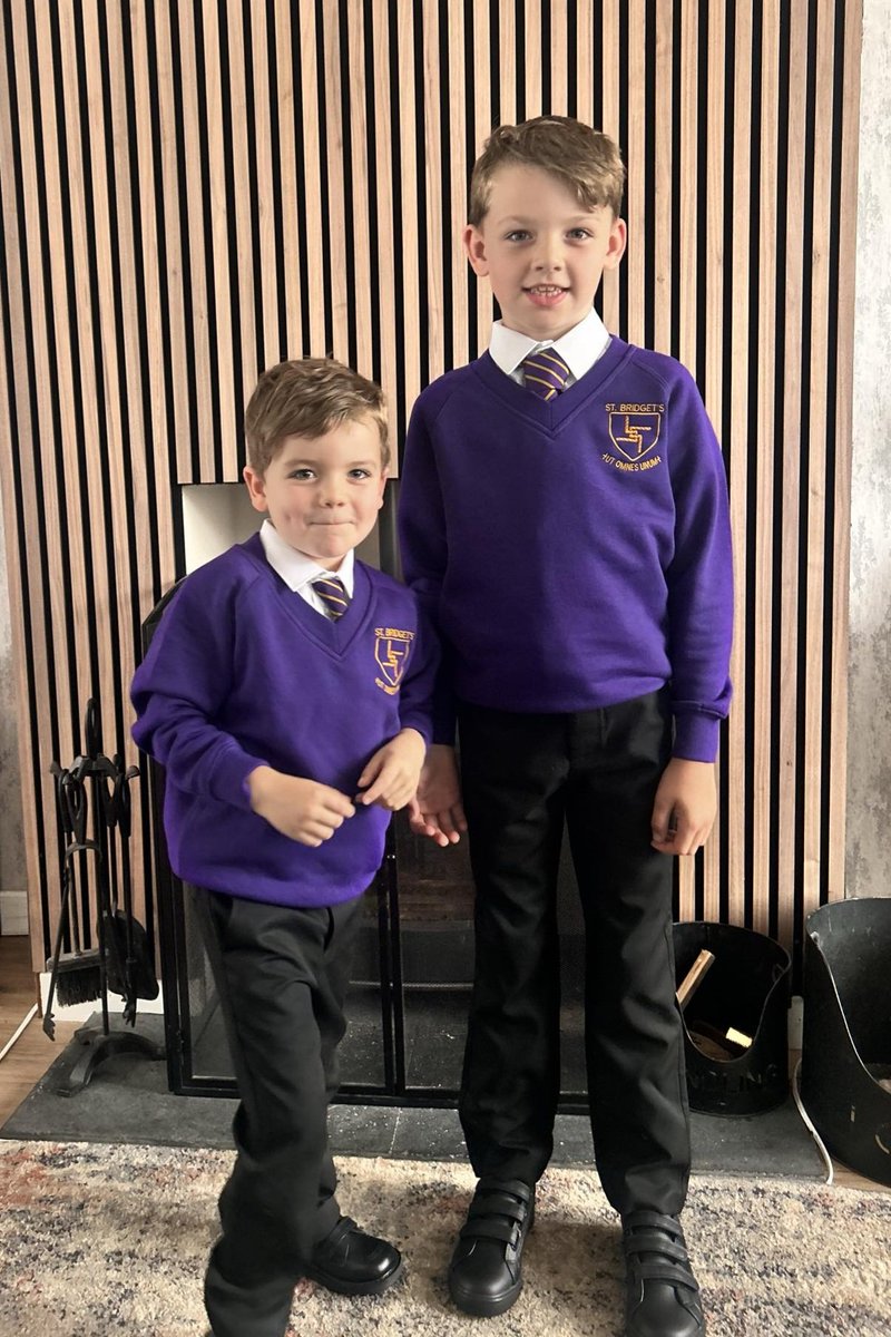tinkerbellx24's tweet photo. @BridgetPrimary Hoping that week 2 of the school is a good week like the 1st #primary1 #primary4 #brothers https://t.co/Fw9CTtZBaV