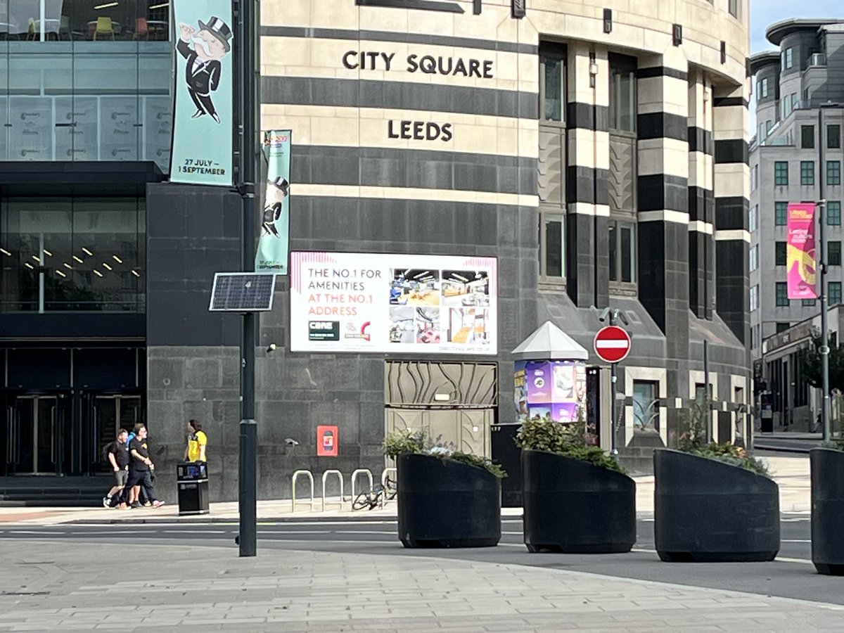lucythinkssome's tweet image. Leeds City Square this morning