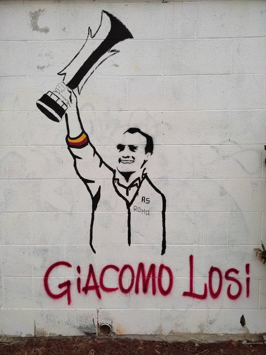 RomaStoria's tweet photo. Il nostro Giacomo Losi, omaggiato a due passi dal #Tufello ❤️
#ASRoma #ASR #Losi #GiacomoLosi https://t.co/69Qhz1YsYk