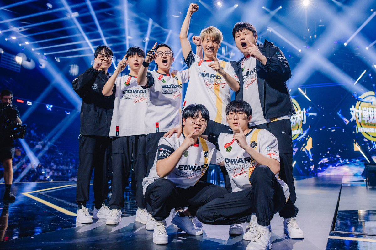 ValorINTEL's tweet image. EDWARD GAMING ARE YOUR #VALORANTCHAMPIONS 2024 CHAMPIONS 🏆